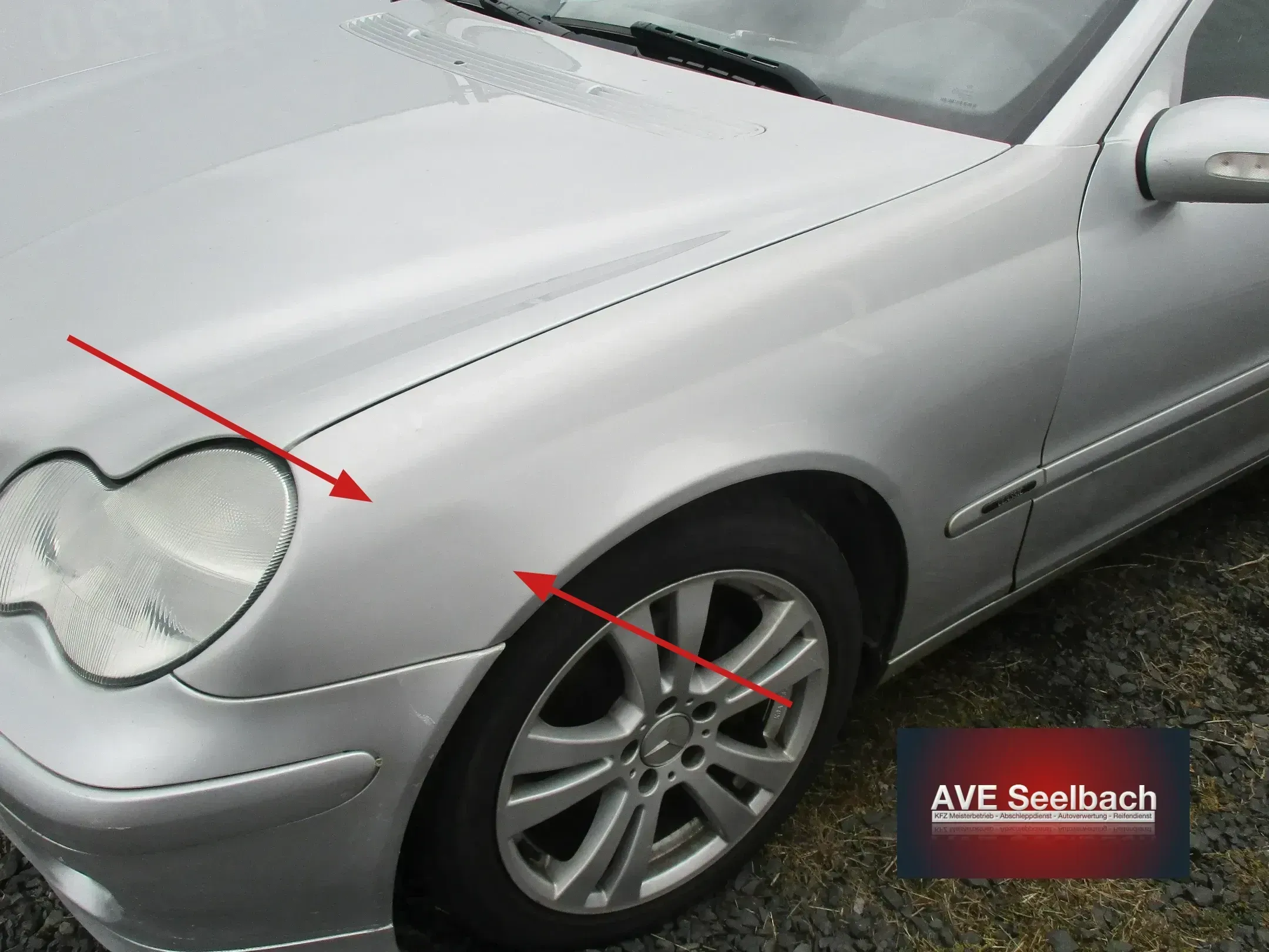 Mercedes C-Klasse W203 Kotflügel vorne links Bj 2003 744 Brillantsilber - Bild 1