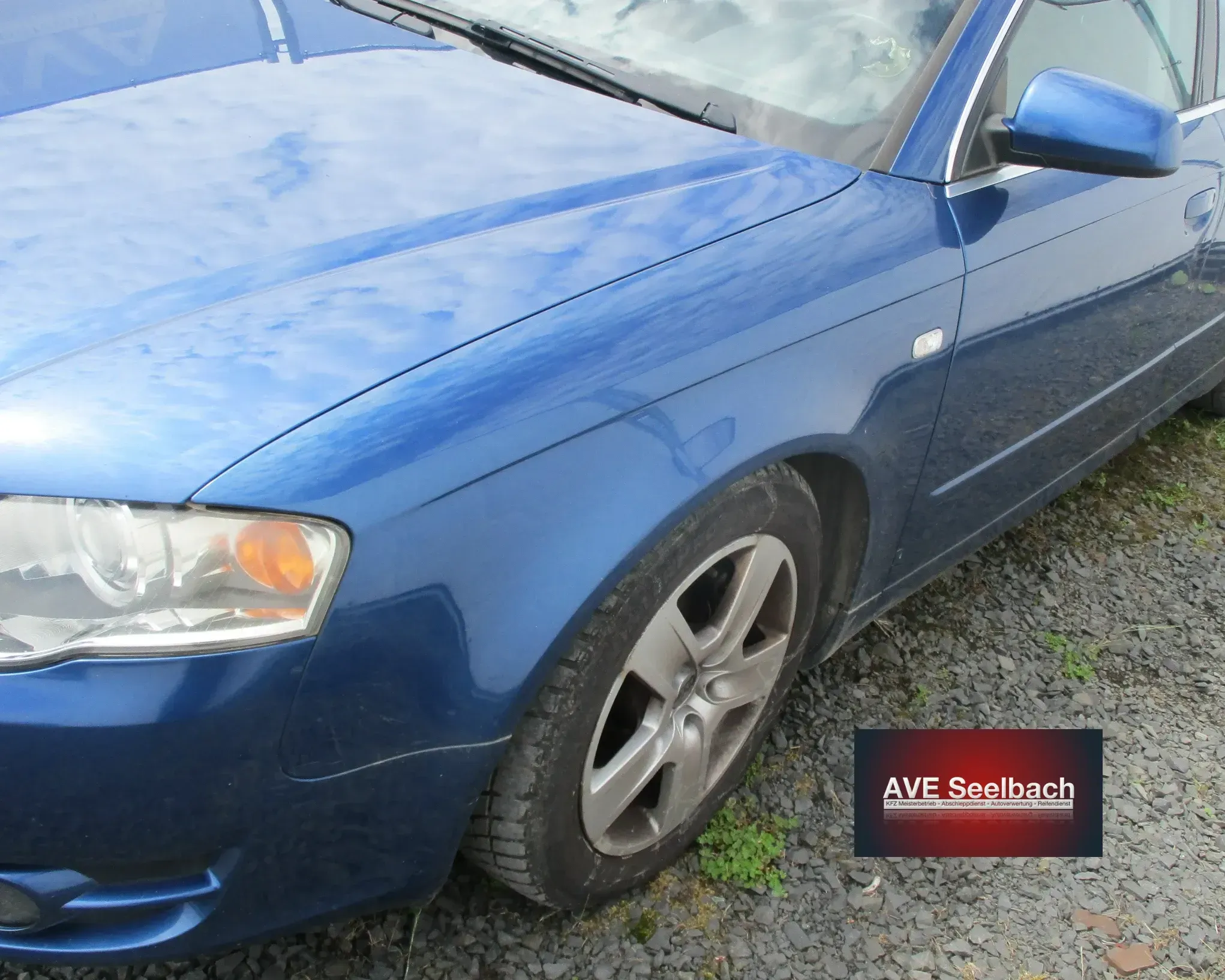 Audi A4 8E B7 Kotflügel vorne links Bj 2005 LZ5C Mauritiusblau Blau - Bild 1