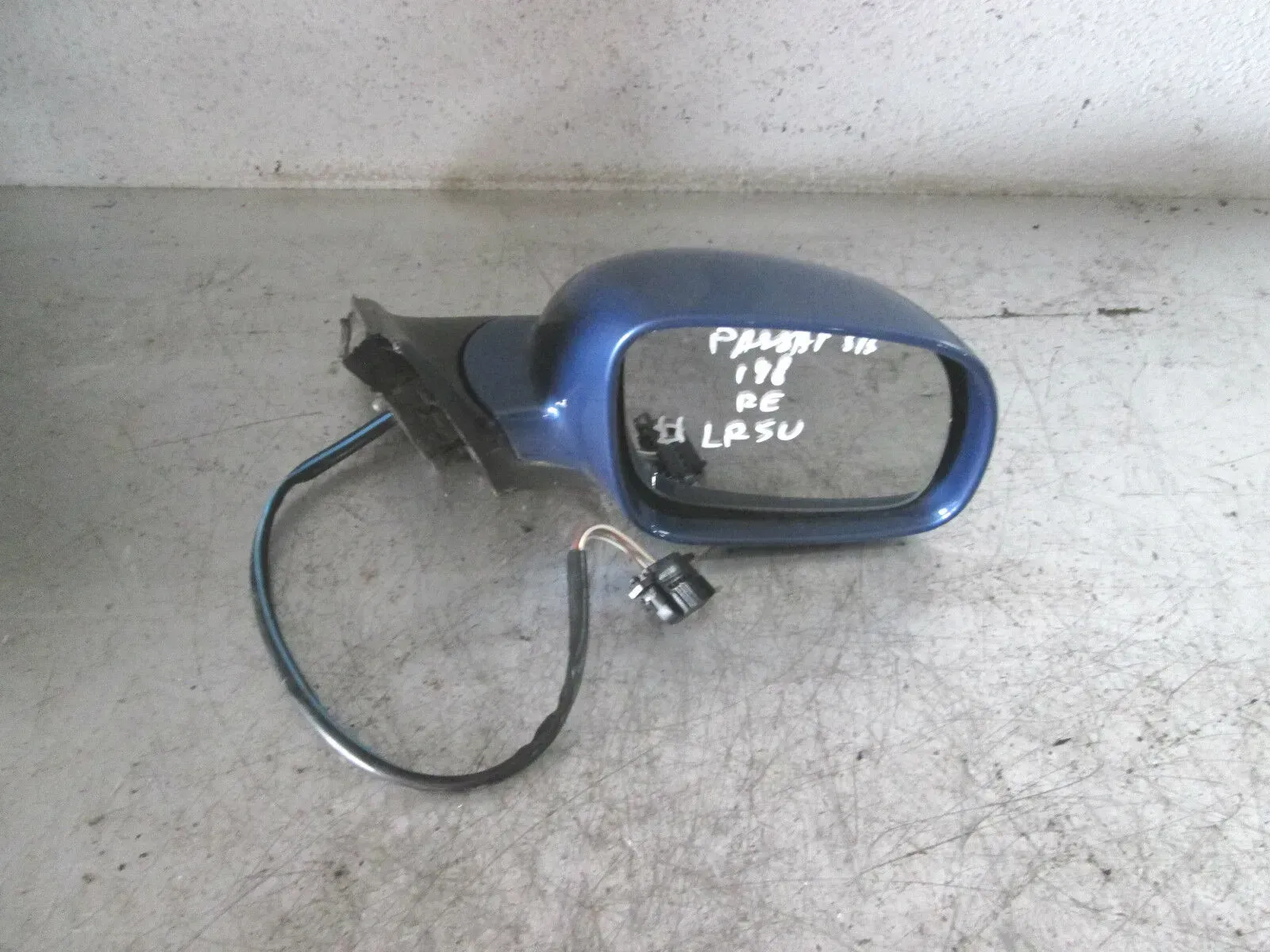 VW Passat 3B elektrischer Außenspiegel rechts Bj 1998 LR5U Antibesblau - Bild 1