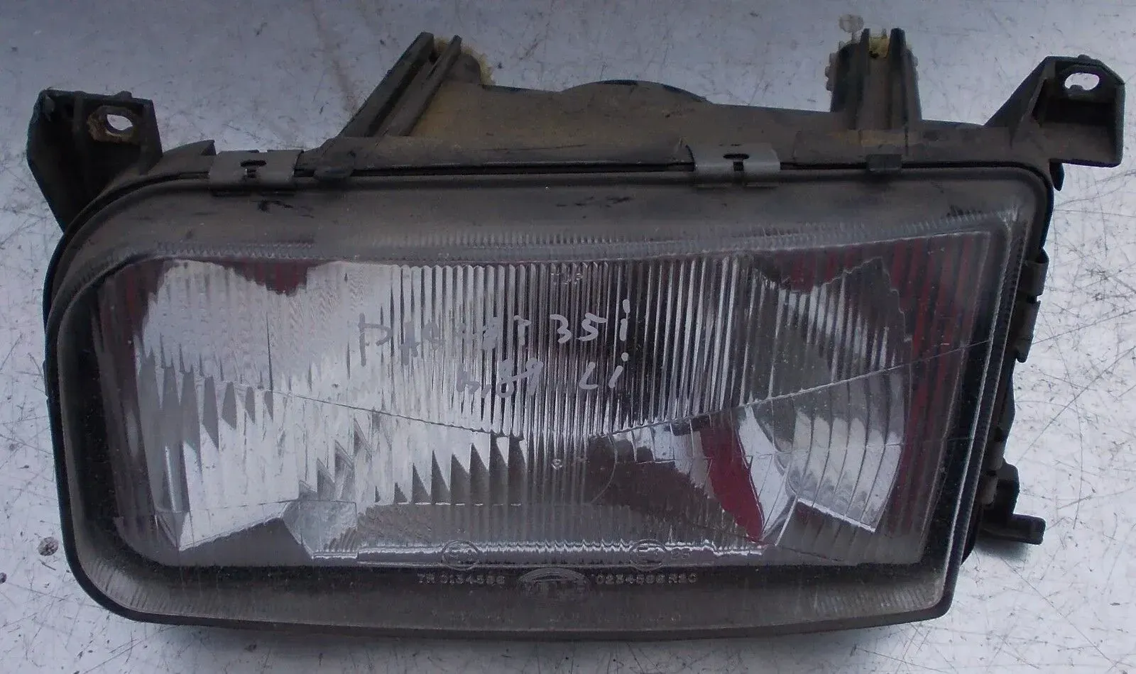 VW Passat 35i Scheinwerfer links OHNE LWR Bj. 1988 - 1993 Vorfacelift - Bild 1