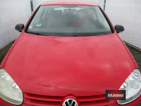 Background image for VW Golf 5 Motorhaube Bj 2006 LY3D Tornadorot
